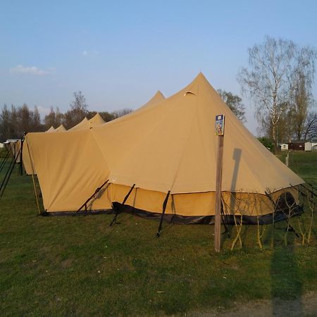 Tent-Ok Opende Exteriér fotografie