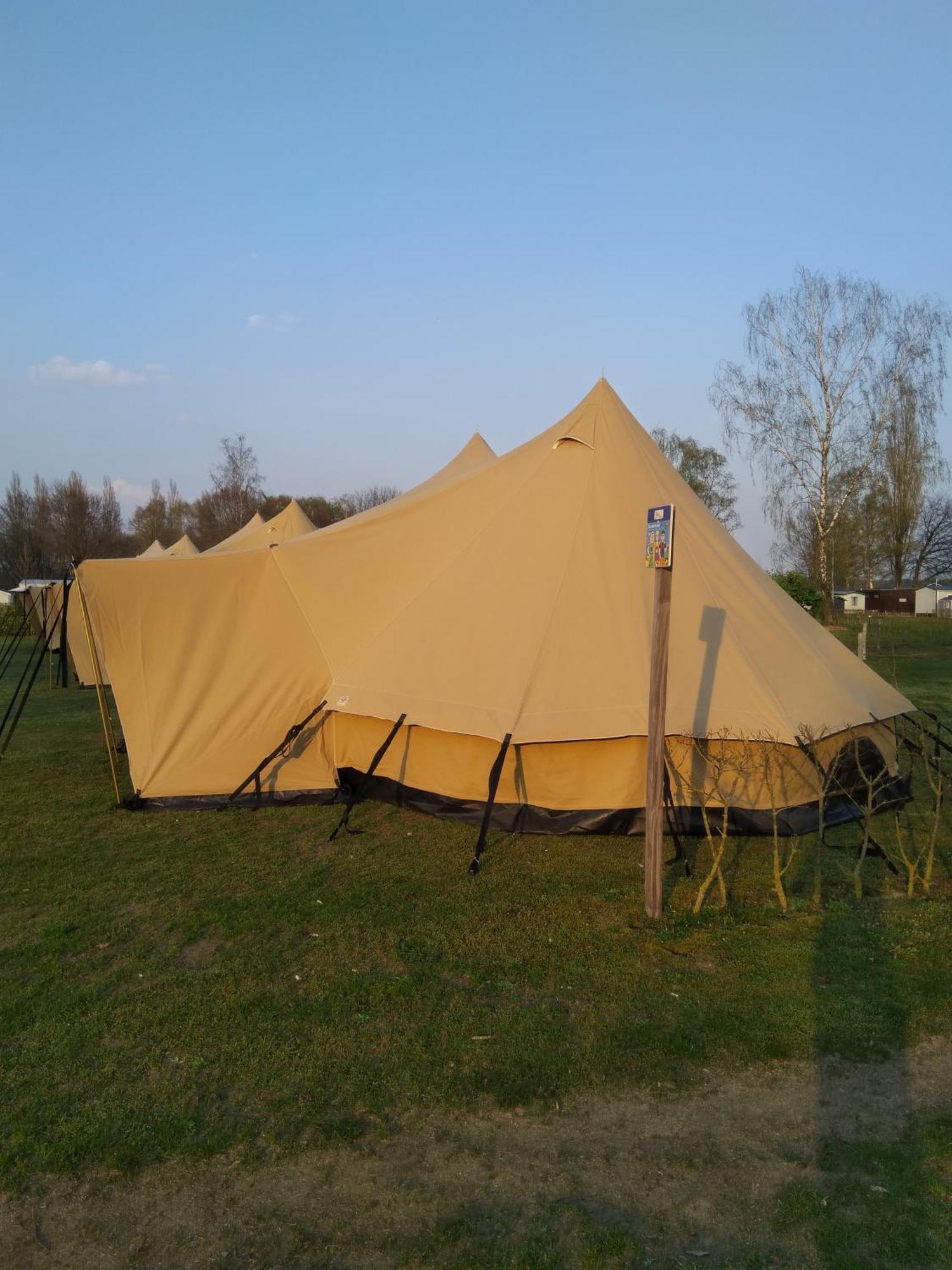 Tent-Ok Opende Exteriér fotografie